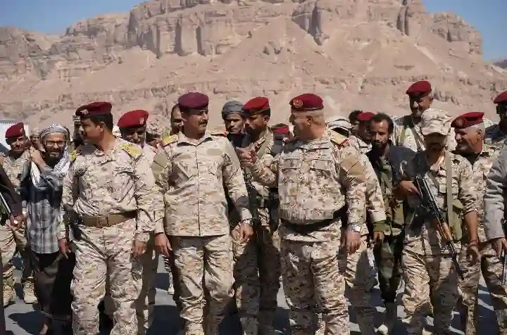  في أول تحرك عسكري معلن.. قائد "المنطقة الأولى" بحضرموت يوجه بتنفيذ خطة إغلاق لمسرح عمليات المنطقة