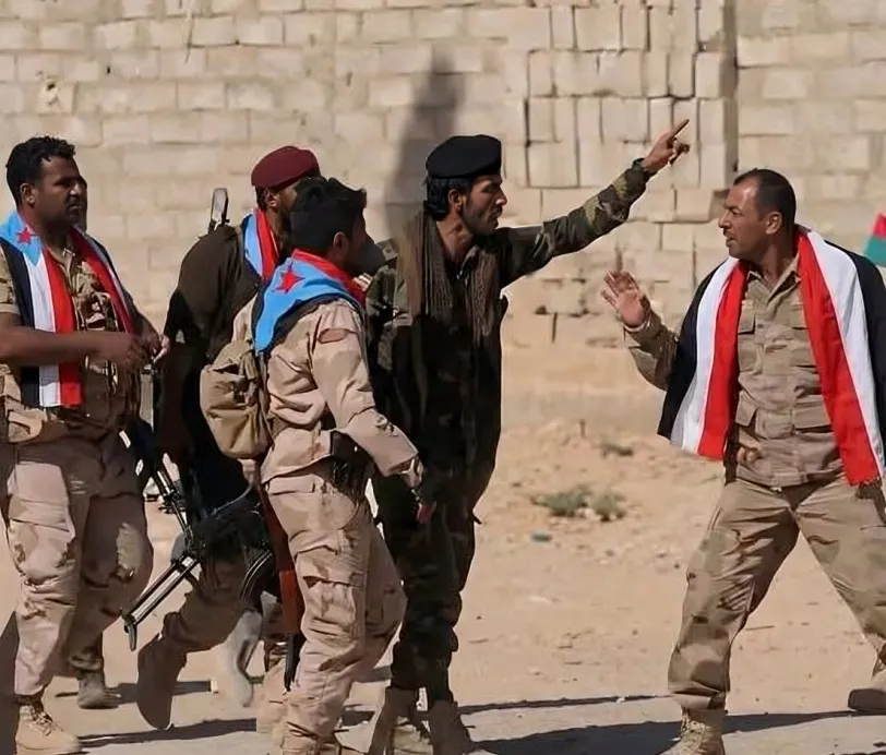 كتلة النار تتوسع.. أحداث حضرموت تمتد إلى المحافظات المجاورة والسعودية ترسل "آل جابر" إلى المكلا 