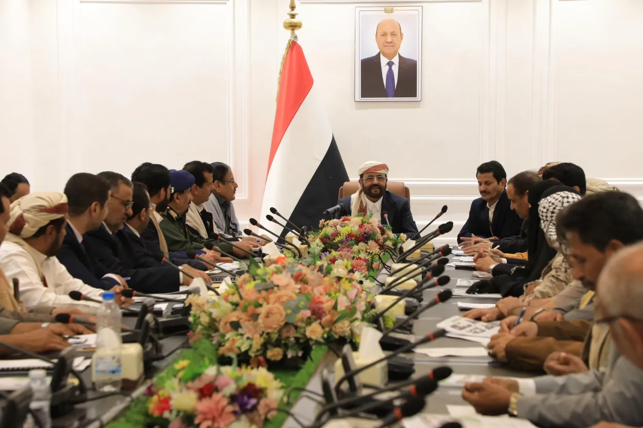 العرادة يدعو لمضاعفة الجهود في مأرب وتسهيل حياة المواطنين