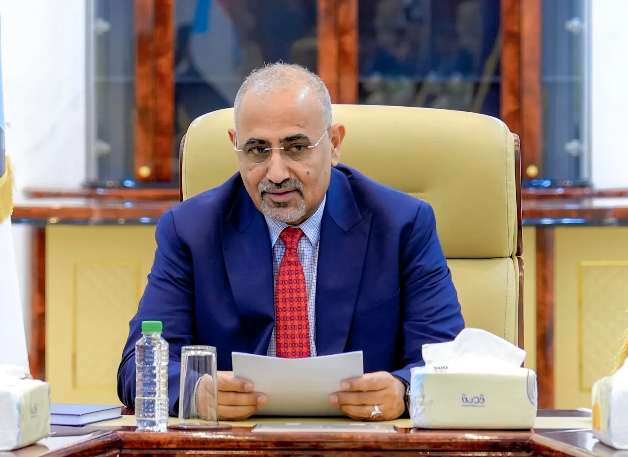 الزُّبيدي يتحدى السعودية ويقول إنه ماض في تنفيذ مشروعه.. هل هي نقطة "اللاعودة"؟