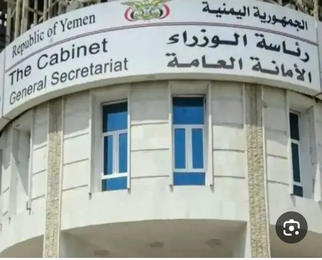 شلل حكومي واسع في عدن وسط محاولات من الانتقالي لخلق صورة طبيعية