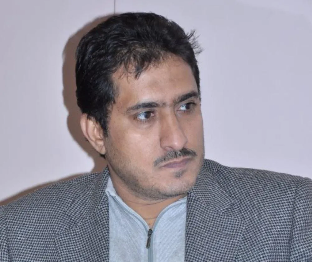 عشال: تصعيد الانتقالي انقلاب داخلي يهدد الشرعية ويقوّض إعلان نقل السلطة