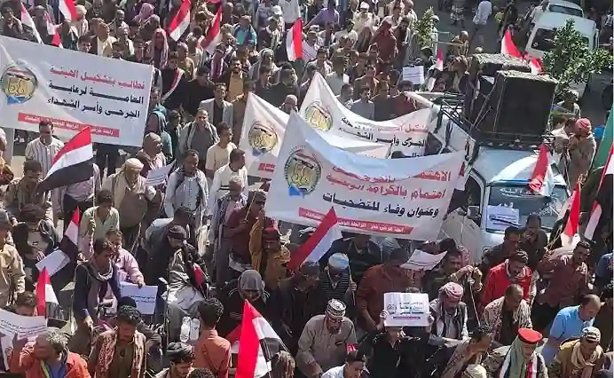 تعز تحيي عيد الاستقلال بمسيرة دعا لها جرحى الحرب